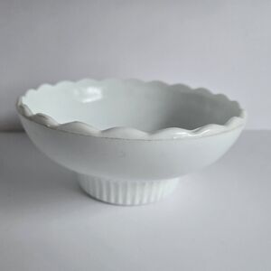 Brody Co. White milk glass scalloped edge pedestal Bowl Vtg
